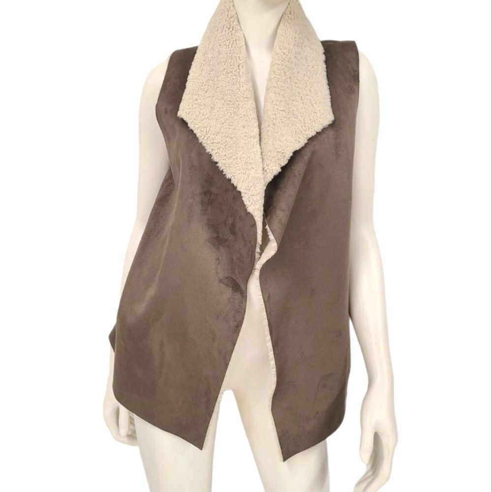 Madison & Lola Sherpa Lined Gray Drape Vest size Small
